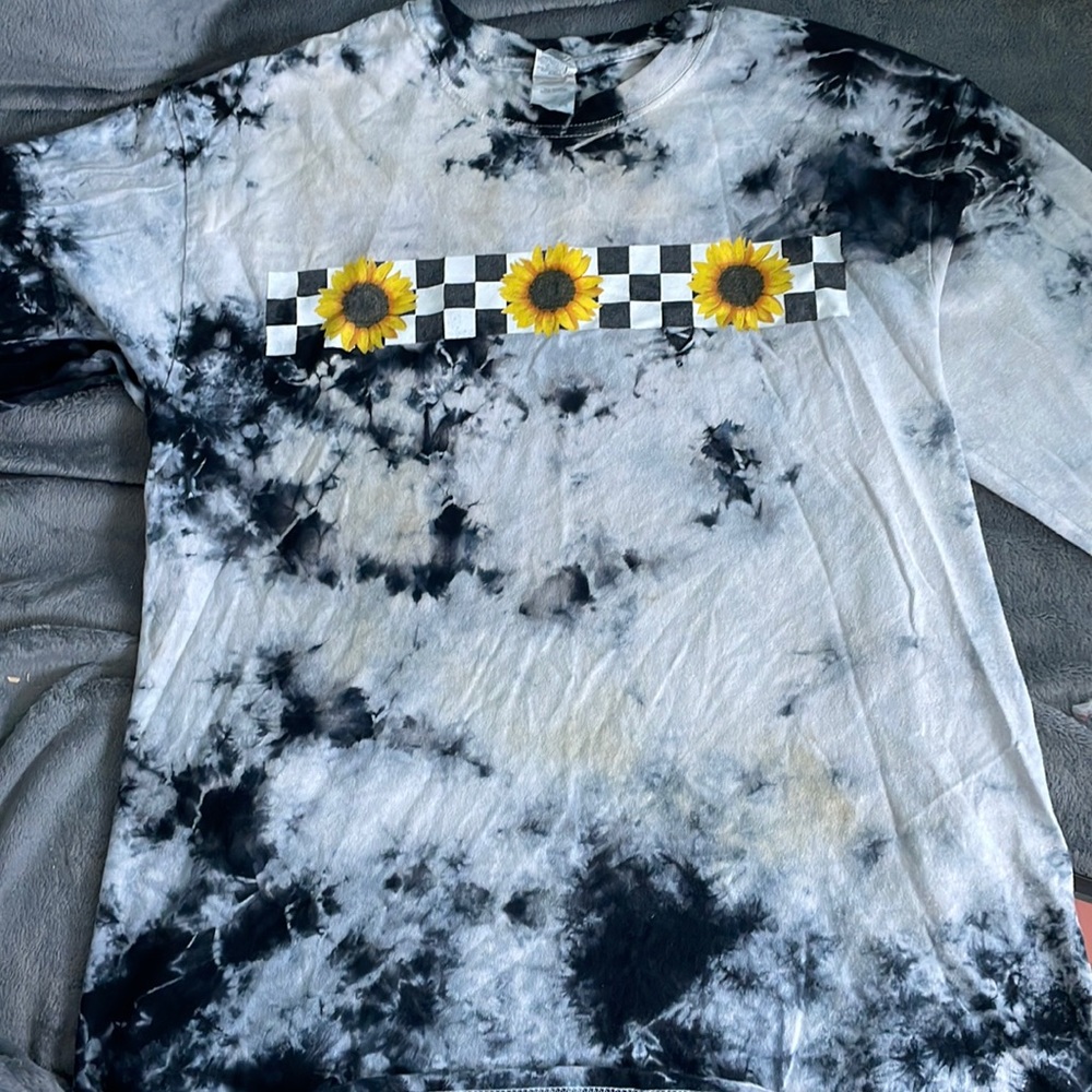 Gildan Heavy cotton Sunflower checker T-shirt (Worn)